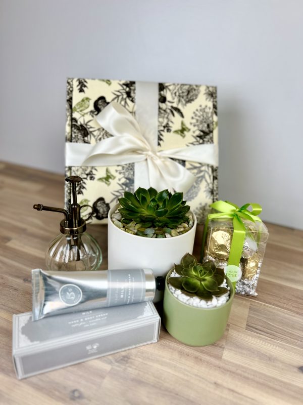 Signature White/Green Gift Box - Image 2