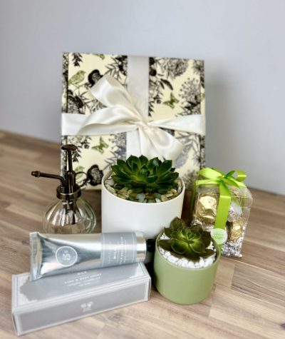 Signature White/Green Gift Box