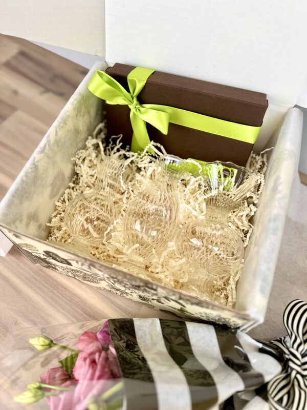 Sweets N' Blooms II. Gift Box - Image 2