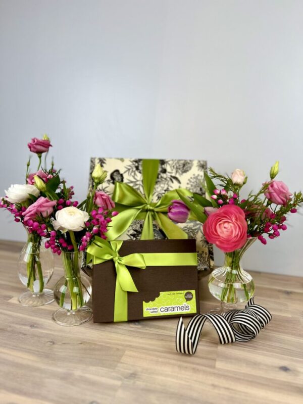 Sweets N' Blooms II. Gift Box