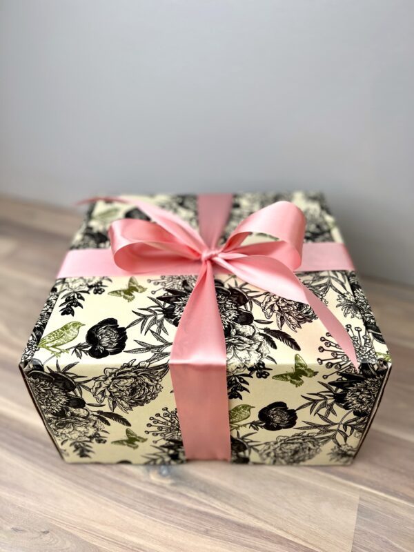 Signature Pink/Green Gift Box - Image 2