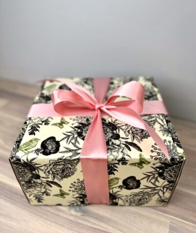 Signature Pink/Green Gift Box