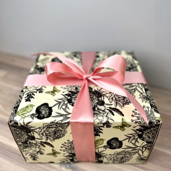 Signature Pink/Green Gift Box