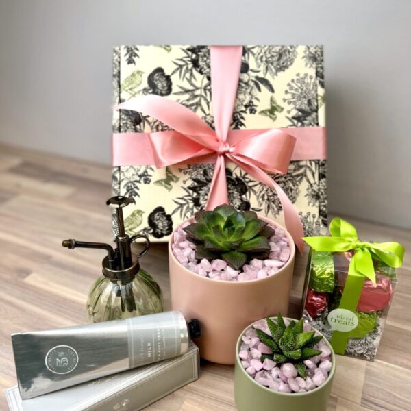 Signature Pink/Green Gift Box