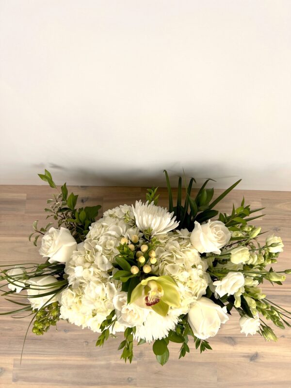 Timeless Tribute Centerpiece - Image 2